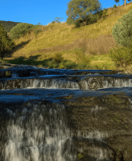 20250808_1751_Cachoeira Tranquila_remix_01k25q4yptf3jv3pg9yf9gxfhe (1)